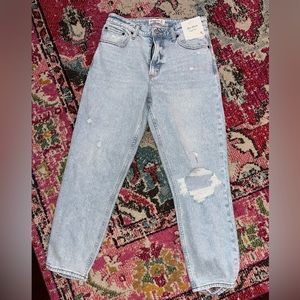 Abercrombie and Fitch Curve Love Mom High Rise Jeans Size: 28 Length: Regular